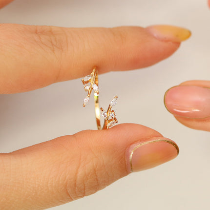 White topaz laurel leaves ring-3